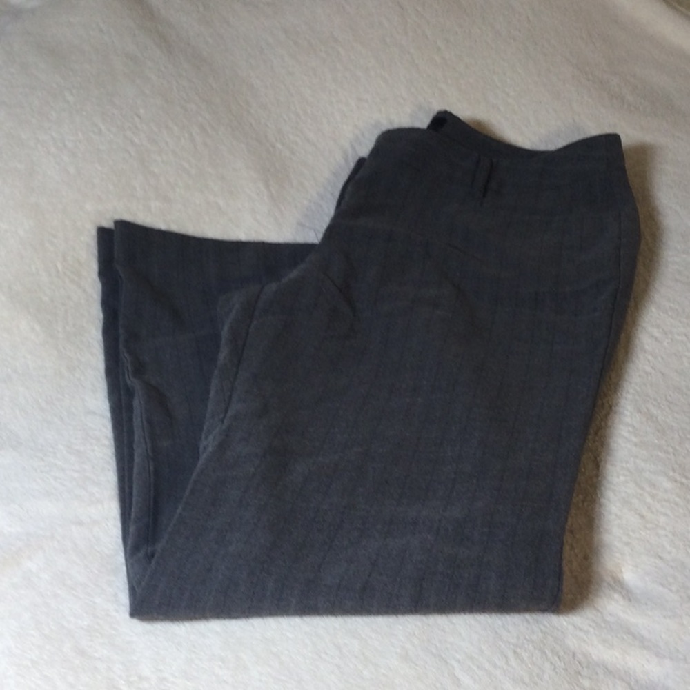 Apt 9 Grey Pin Strip Women’Slacks